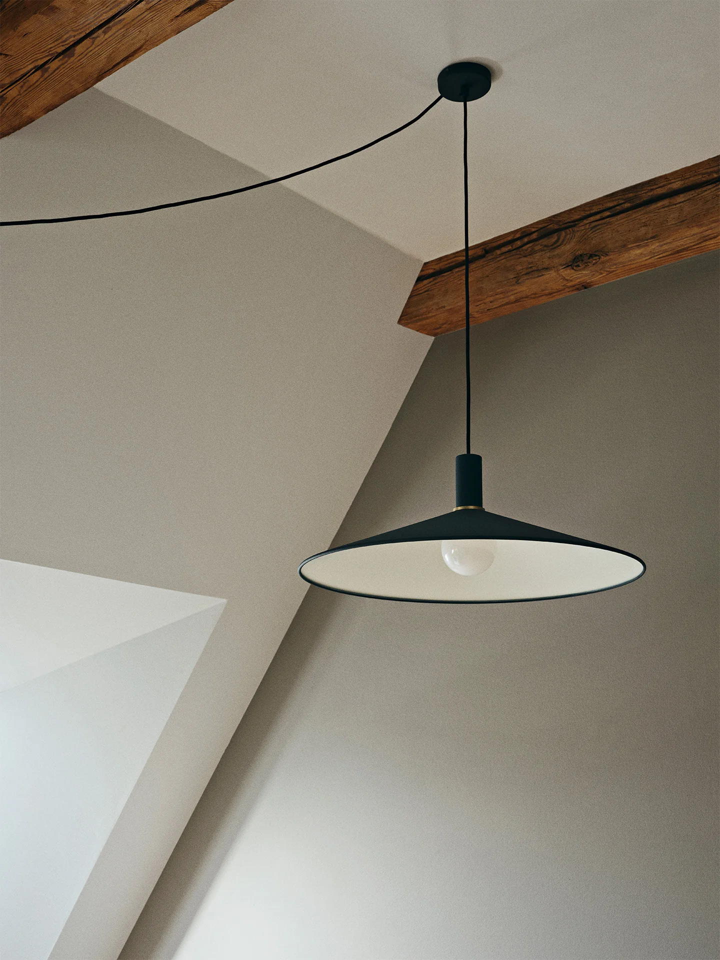 Angle Shade - Black - Image 2