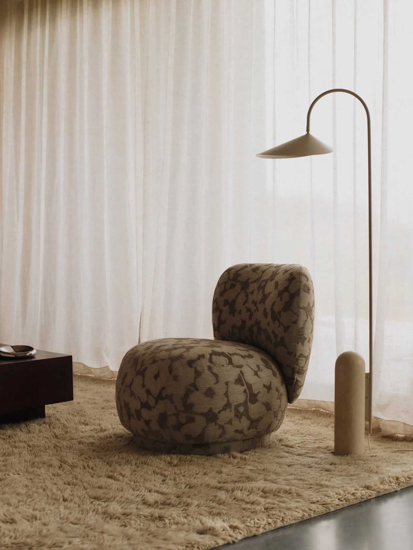 Arum Floor Lamp - Cashmere - Image 3