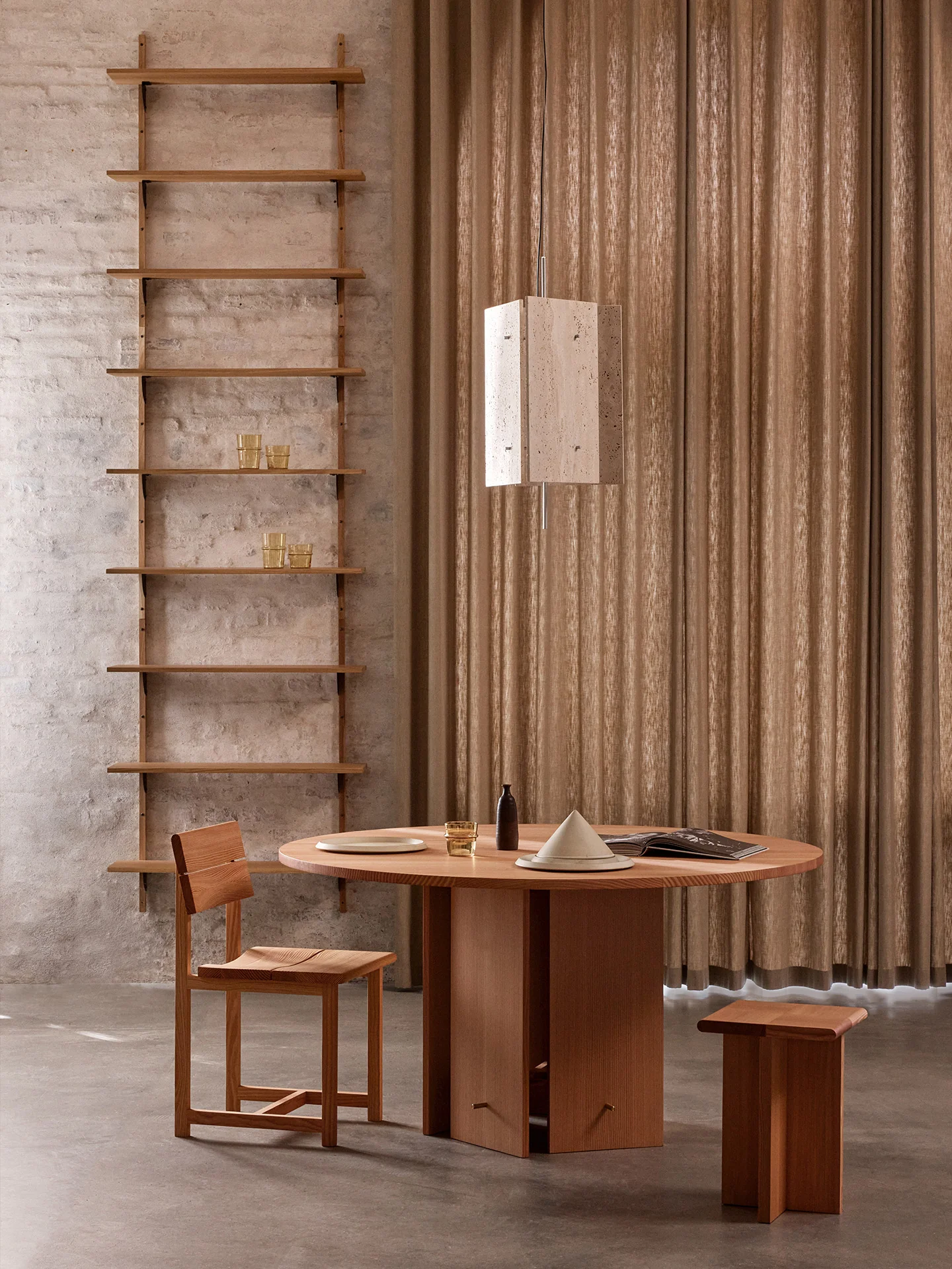 Aukko Dining Table - Ø140 - Douglas Fir - Image 6
