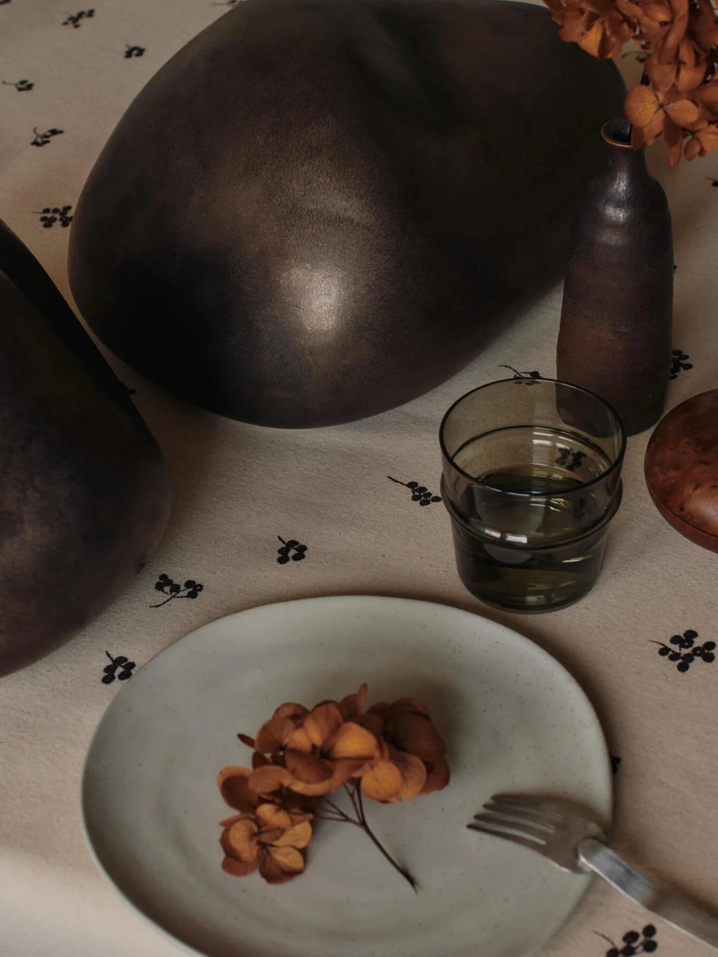 Baies Tablecloth - Natural/Dark Chocolate - Image 3