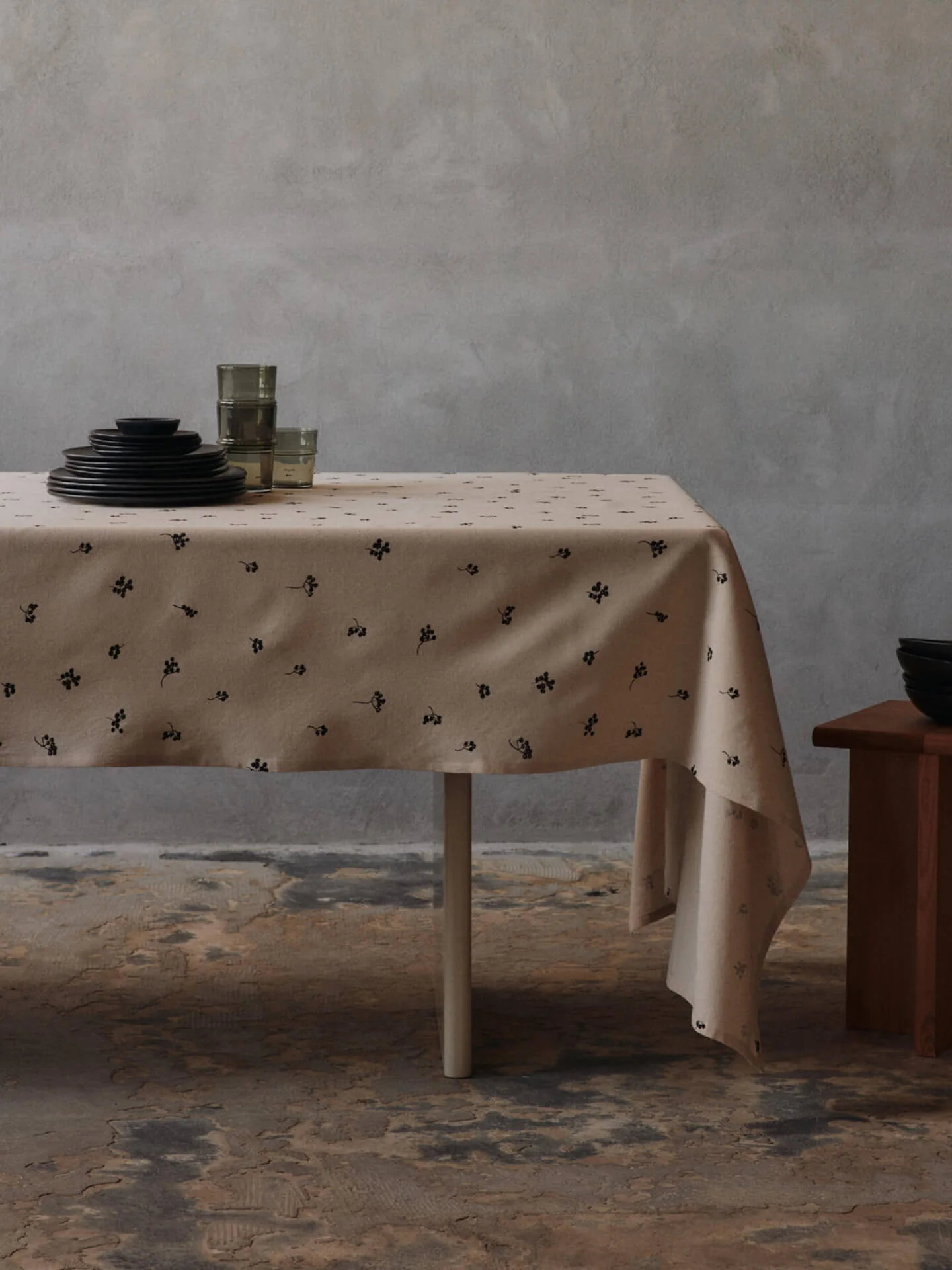 Baies Tablecloth - Natural/Dark Chocolate - Image 4