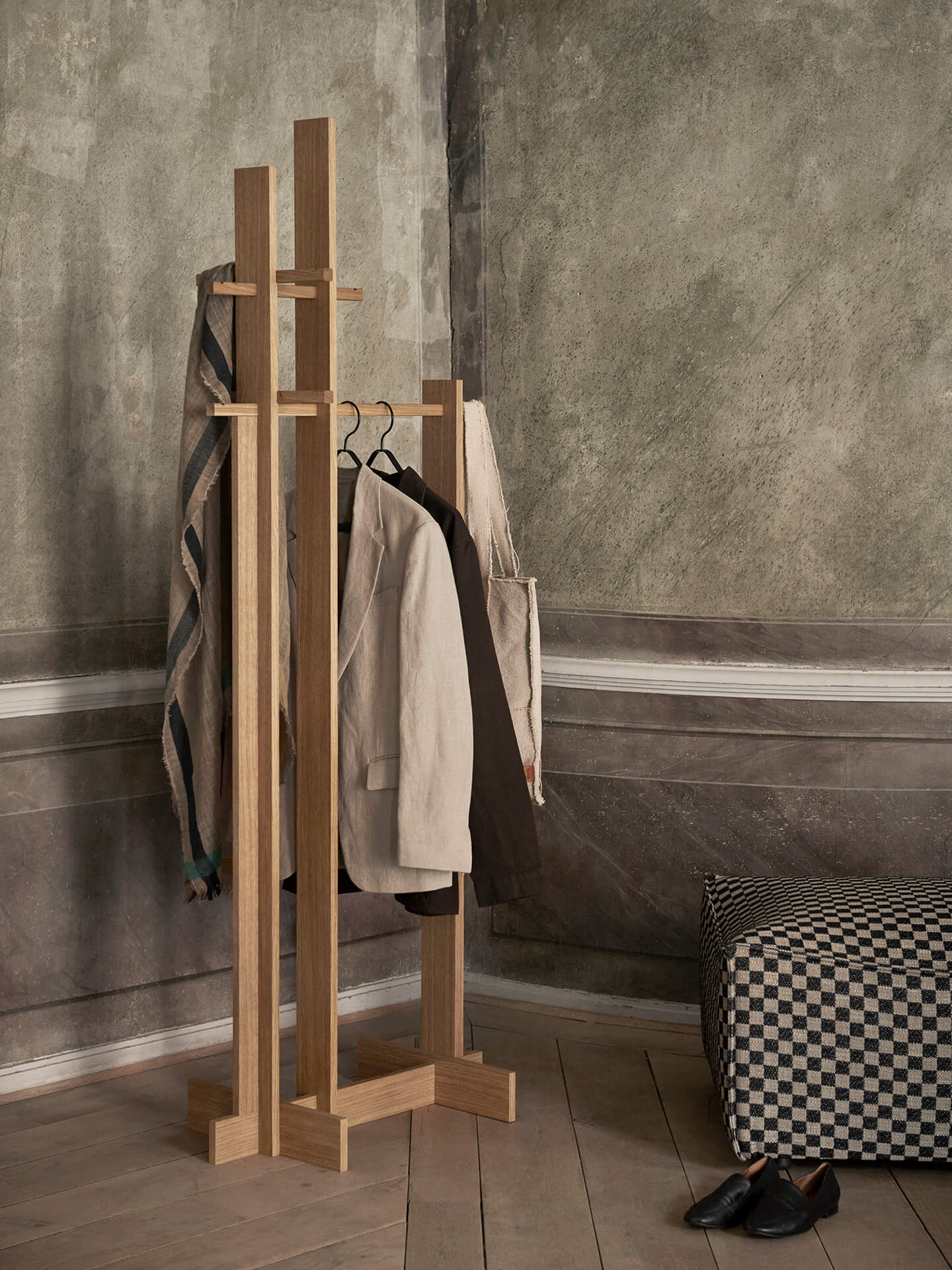 Bridge Clothes Stand - Oiled Oak - Image 2