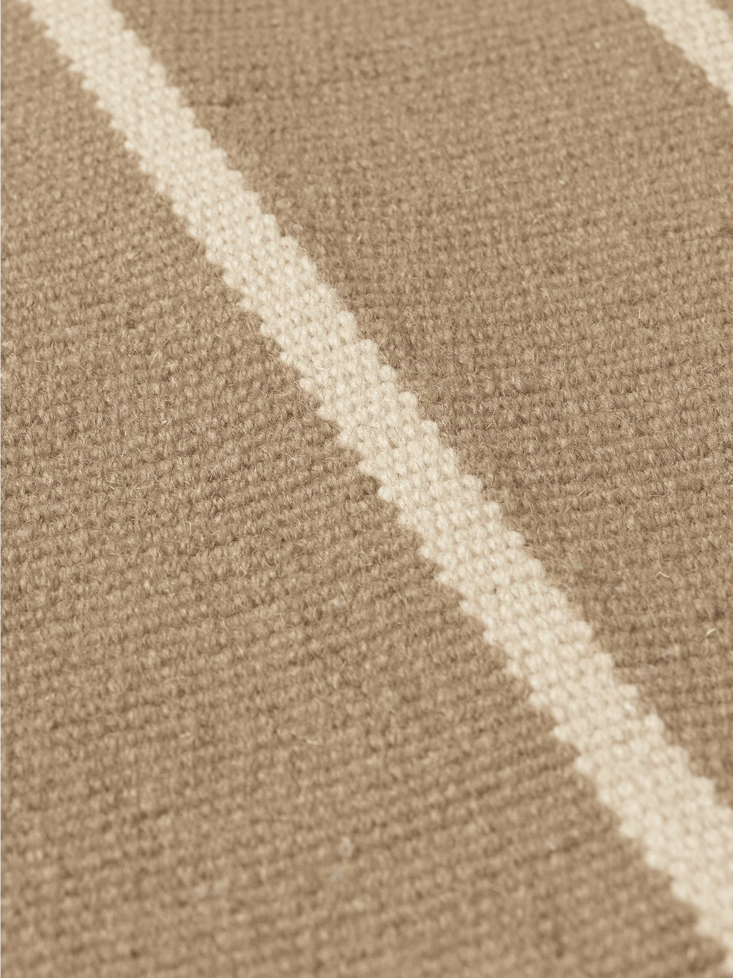 Calm Kelim Runner - Dark Sand/Off-White - Image 4