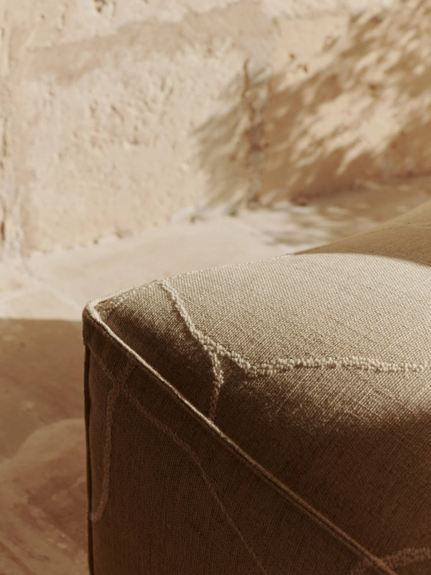 Catena Sofa Center S100 - Can Lis - Sand/Off-White - UK - Image 6