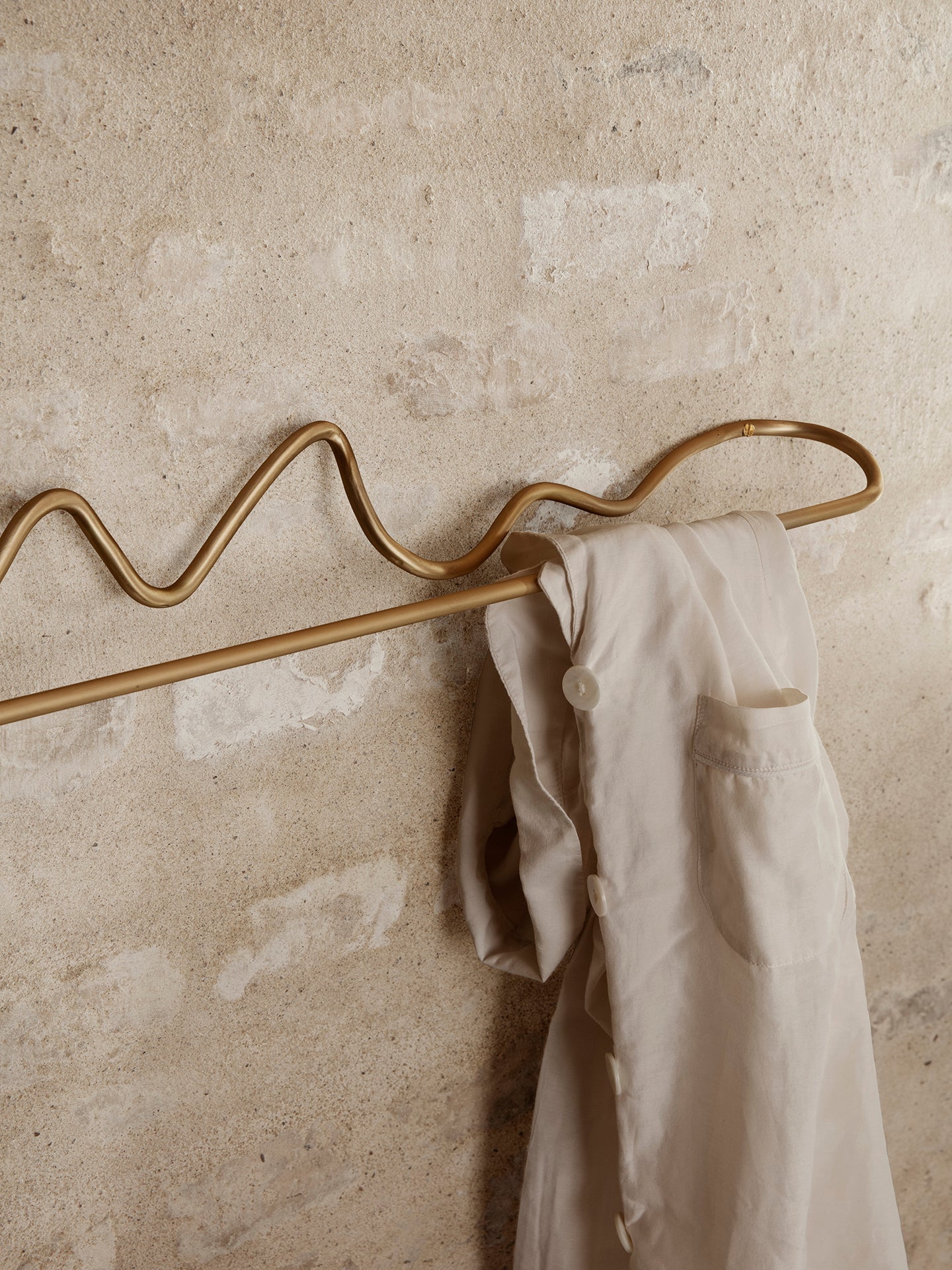 Curvature Towel Hanger - Brass - Image 2