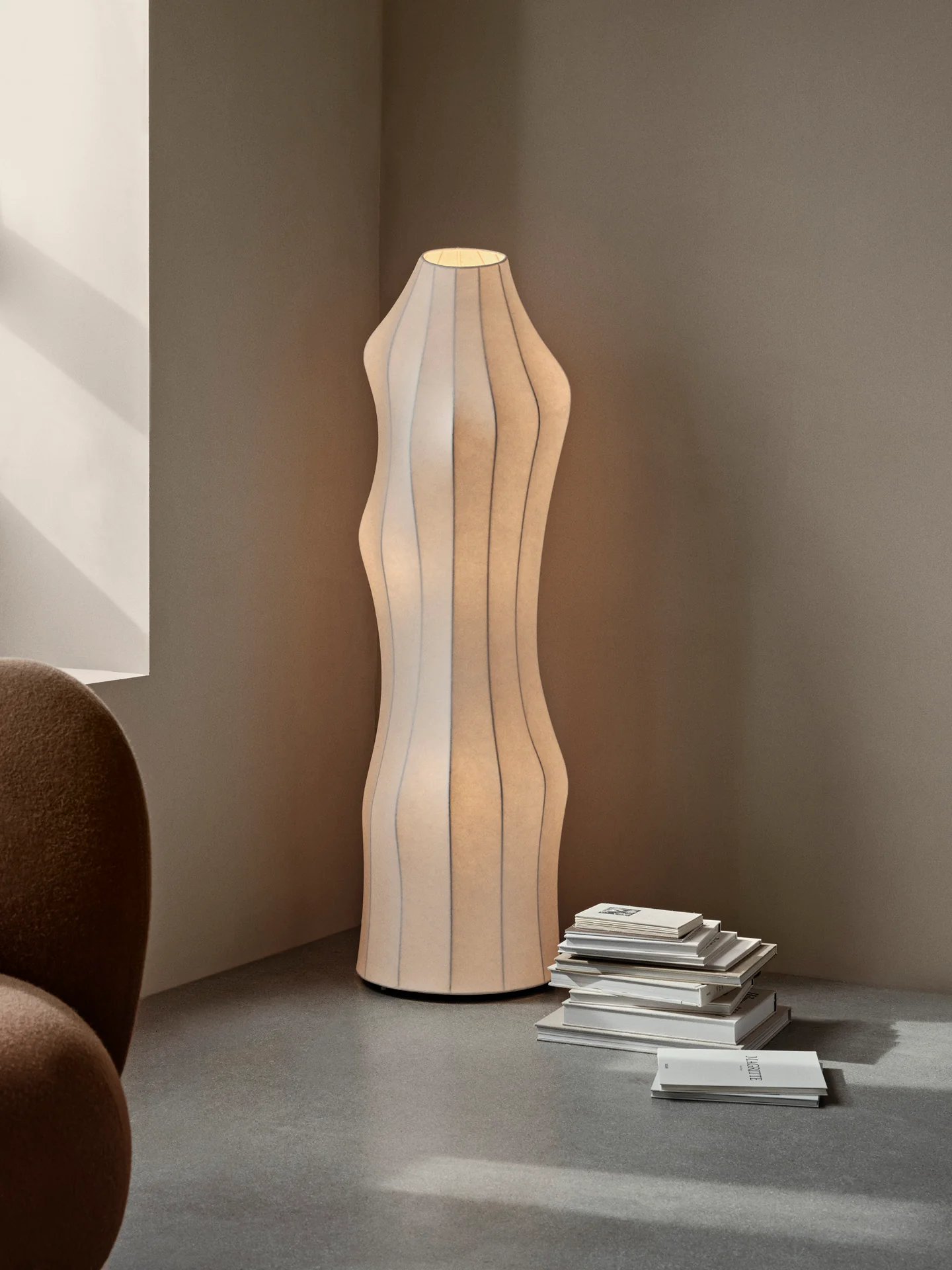 Dae Floor Lamp - White - Image 2