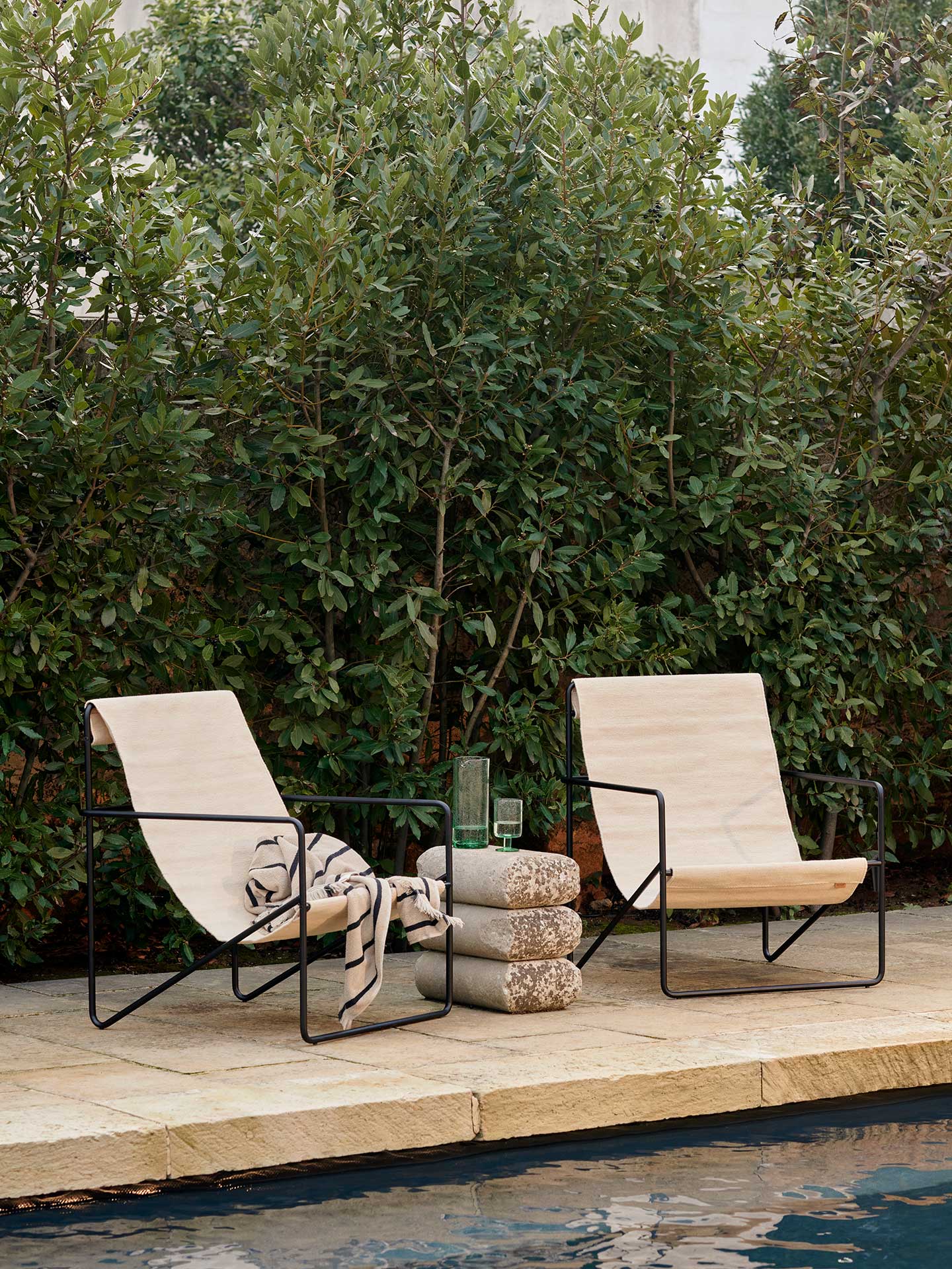 Desert Lounge Chair - Black - Cloud - Image 2