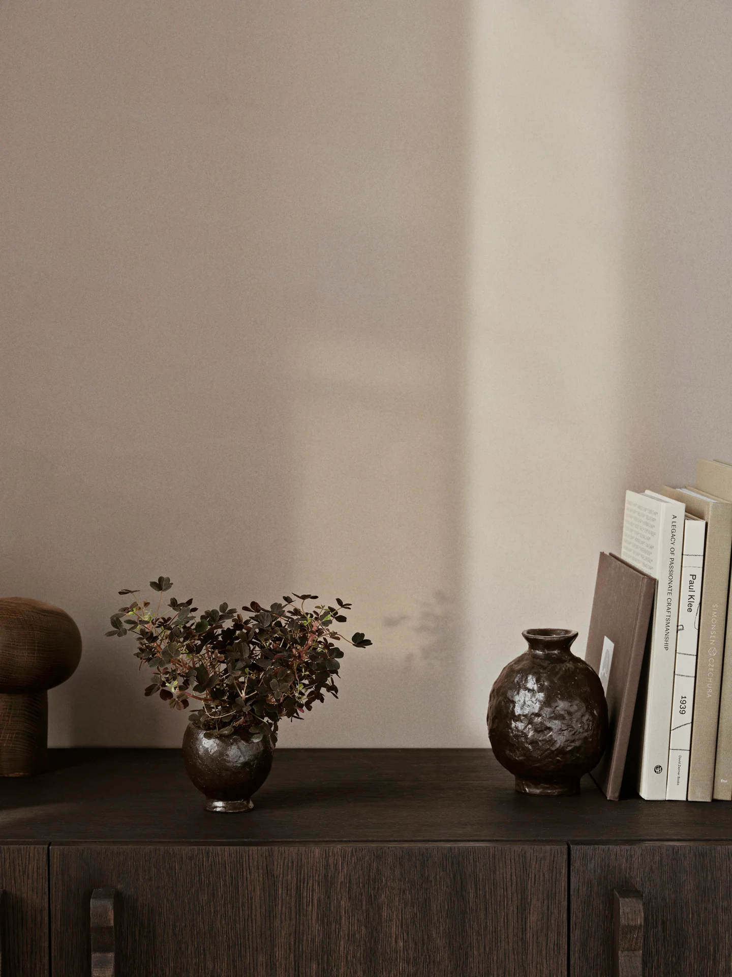 Doro Vase - Medium - Coffee - Image 3