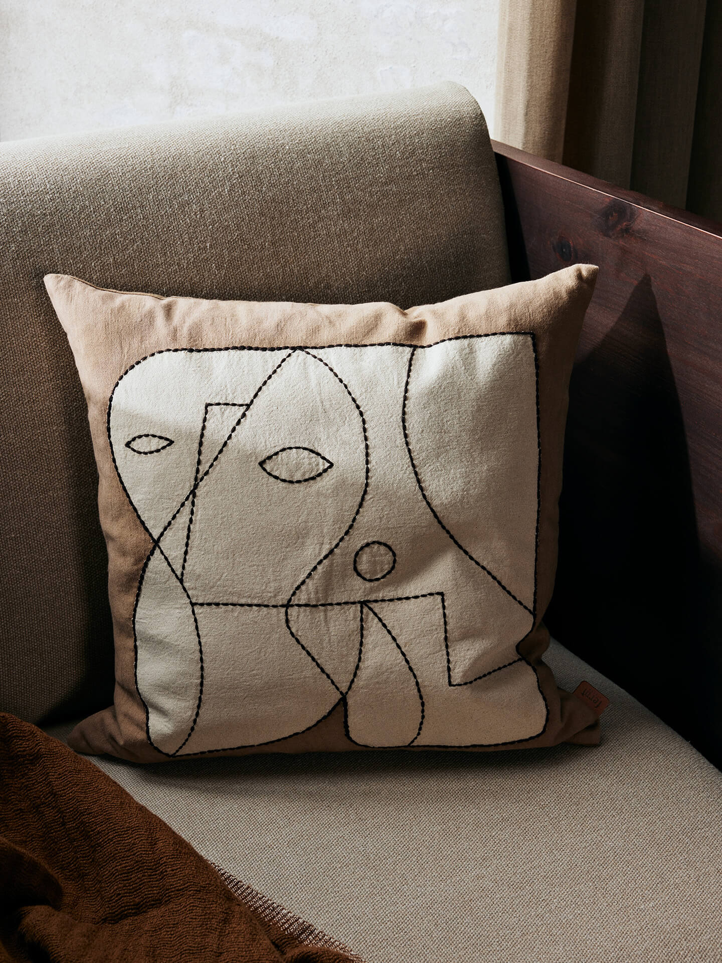 Figure Cushion - Dark Taupe/Off-White - Image 2