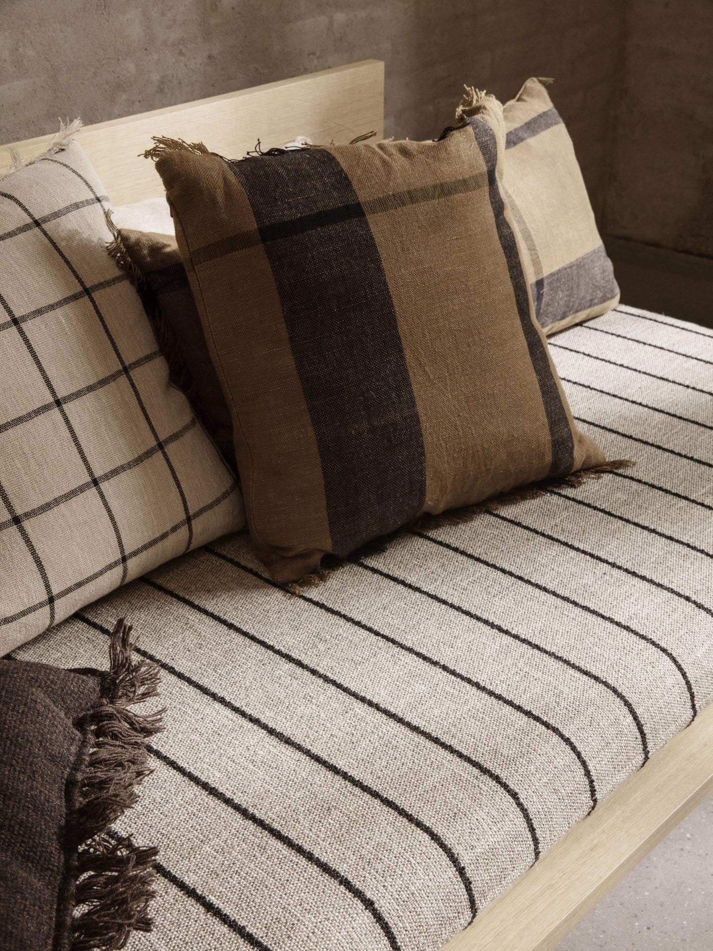 Kona Mattress - Pasadena - Sand/Black - UK - Image 3
