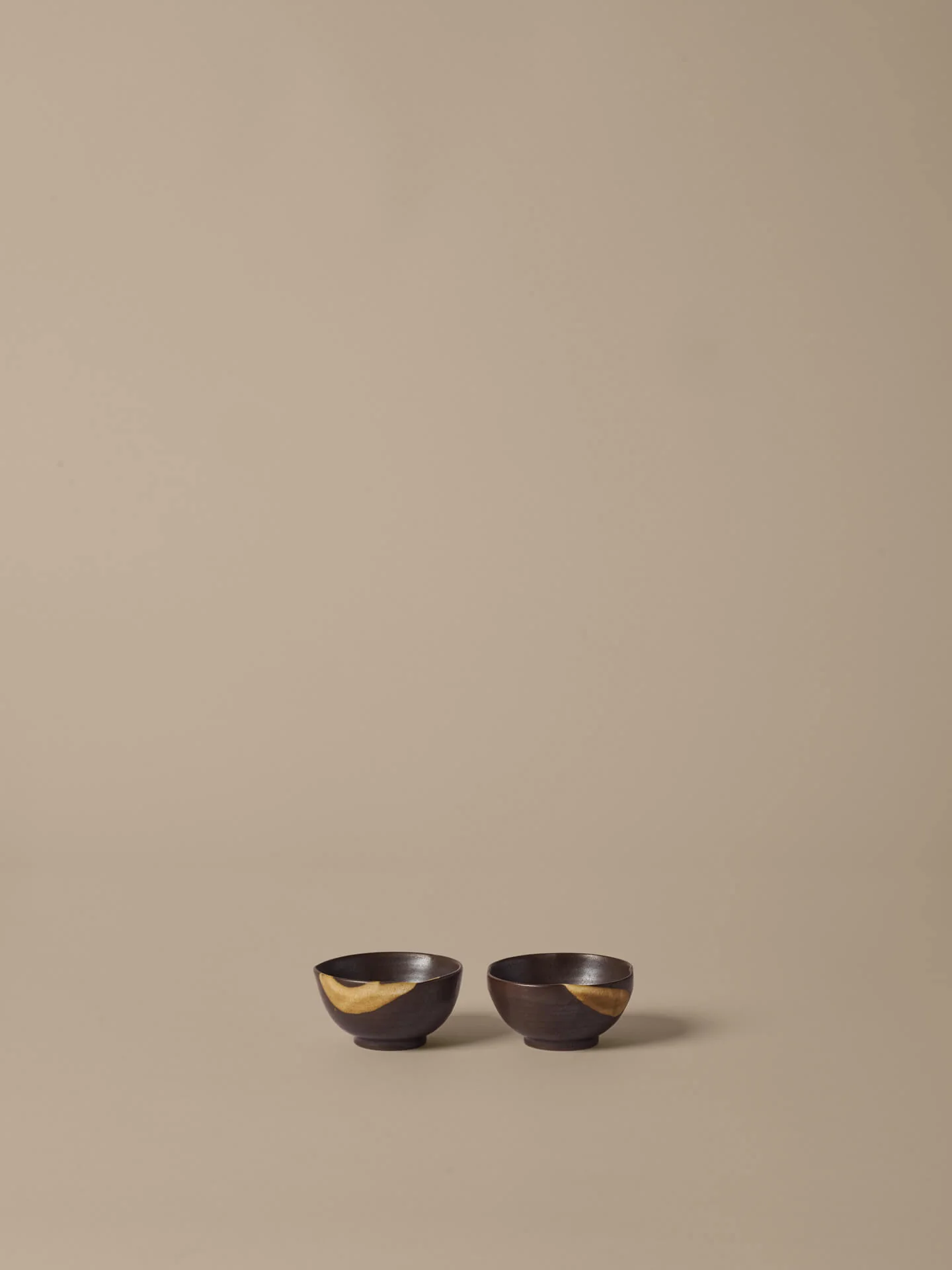 Koyo Bowls - Ă8.5 - Set of 2 - Dark Brown/Buff - Image 2