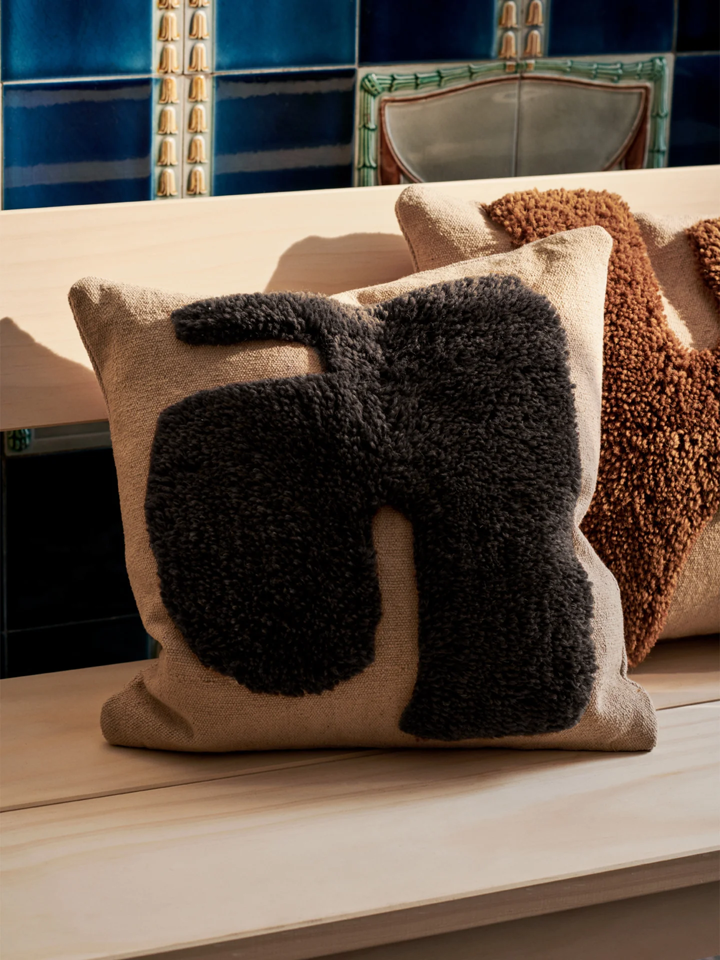 Lay Cushion - Sand/Dark Brown - Image 2