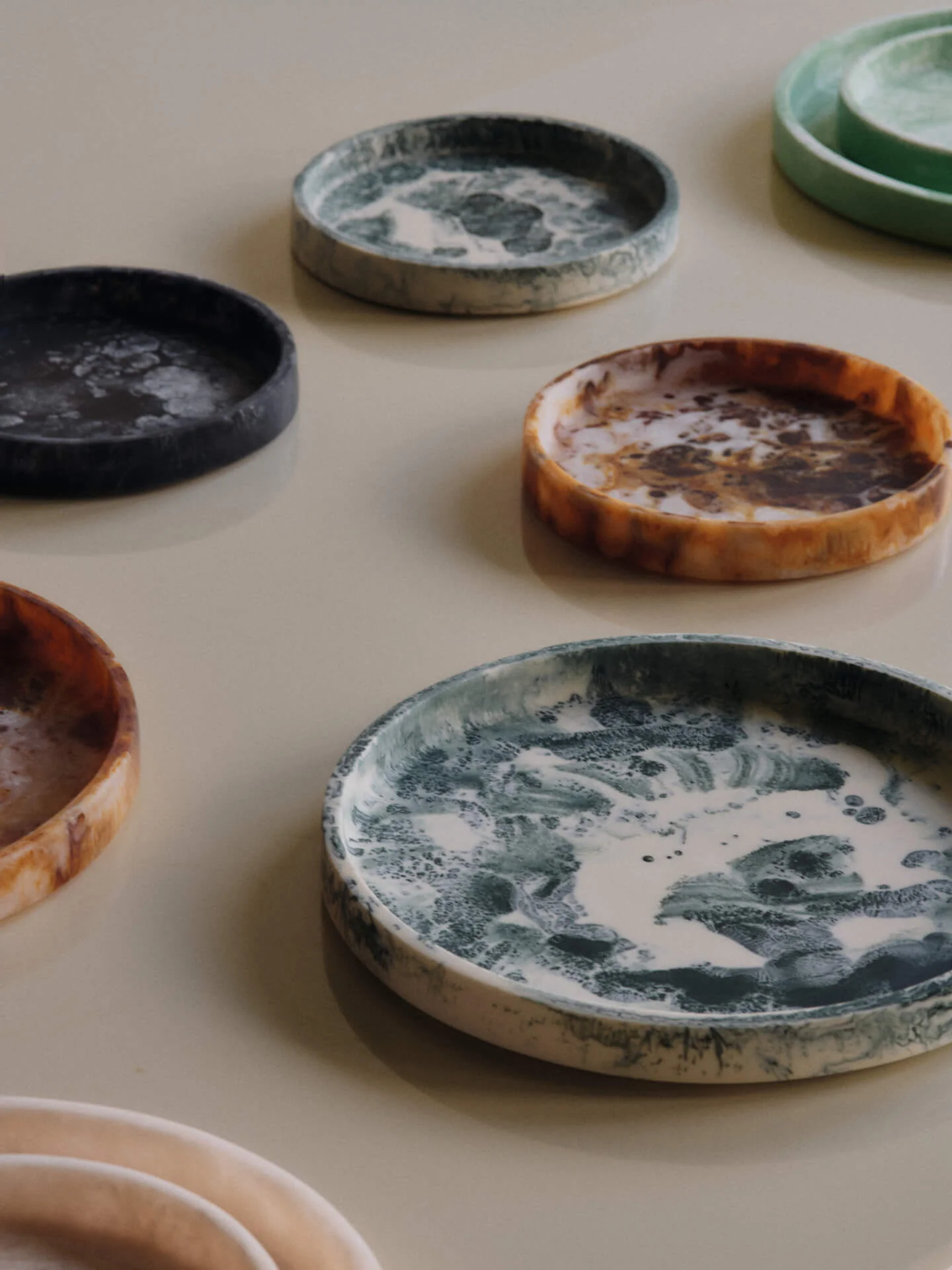 Mist Round Tray - Sugar Kelp - Image 2
