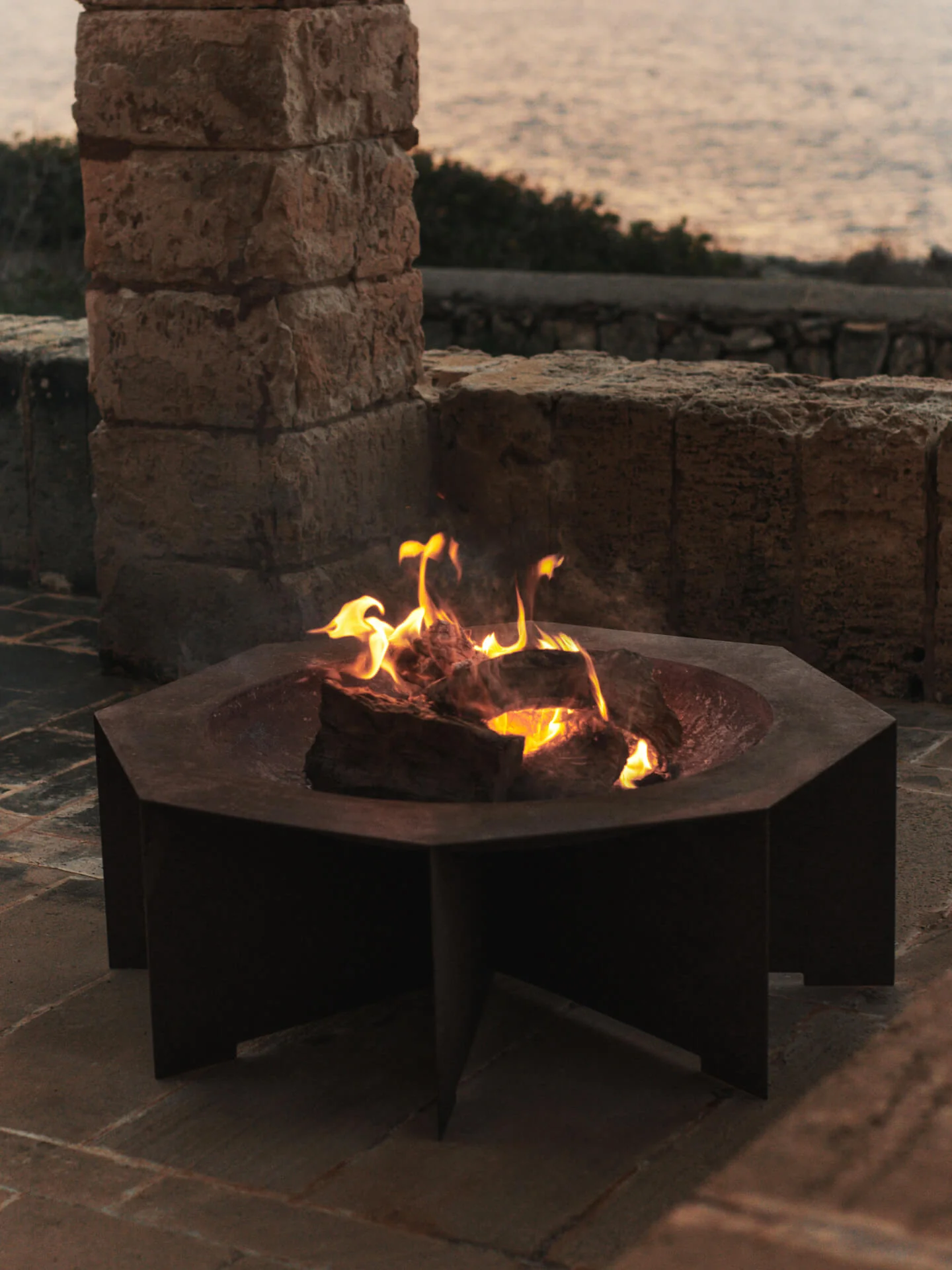 Otte Fire Pit - Rust - Image 3