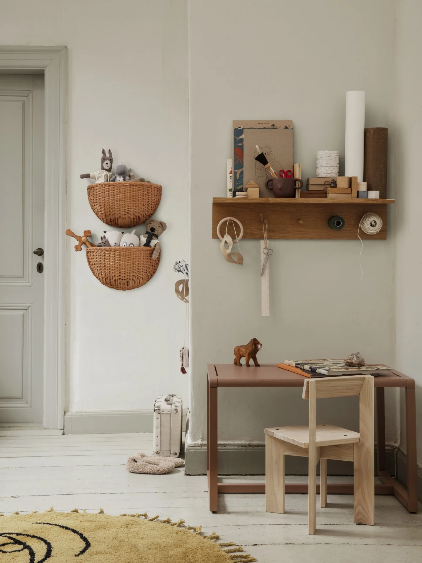 Place Rack - Medium - Oak - Image 3