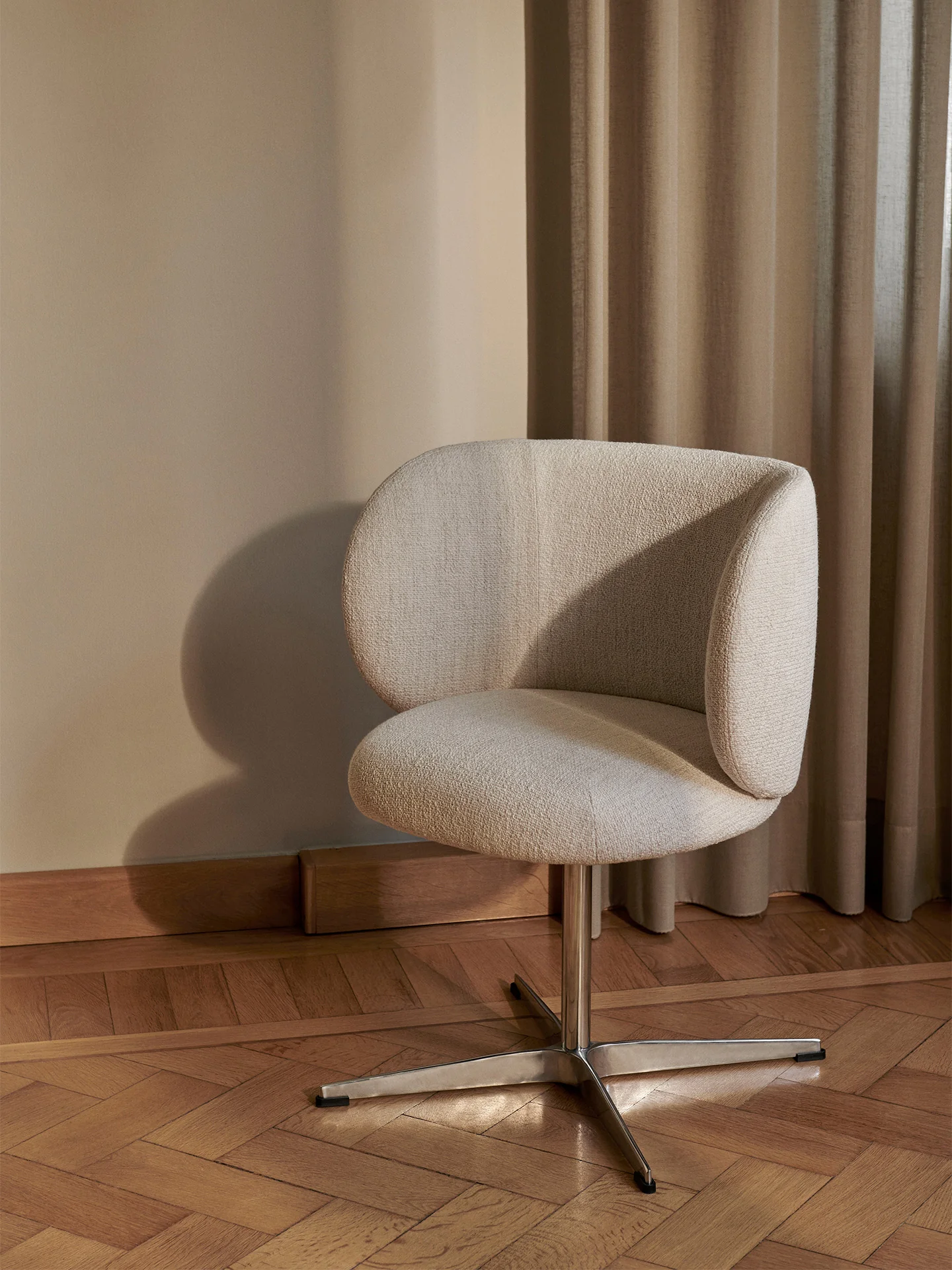 Rico Dining Chair - Swivel - Bouclé - Off-White - UK - Image 2