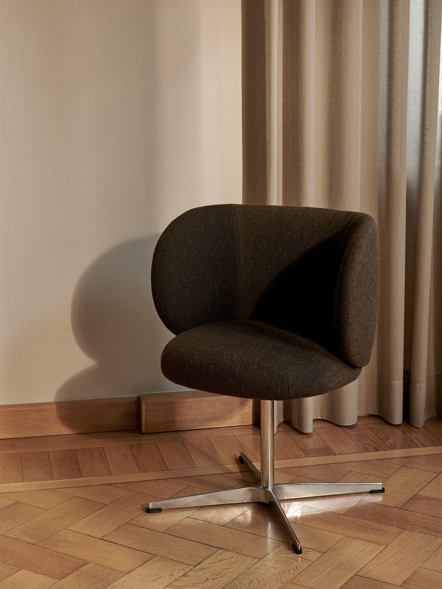 Rico Dining Chair - Swivel - Hallingdal - Dark Grey/Brown - UK - Image 2