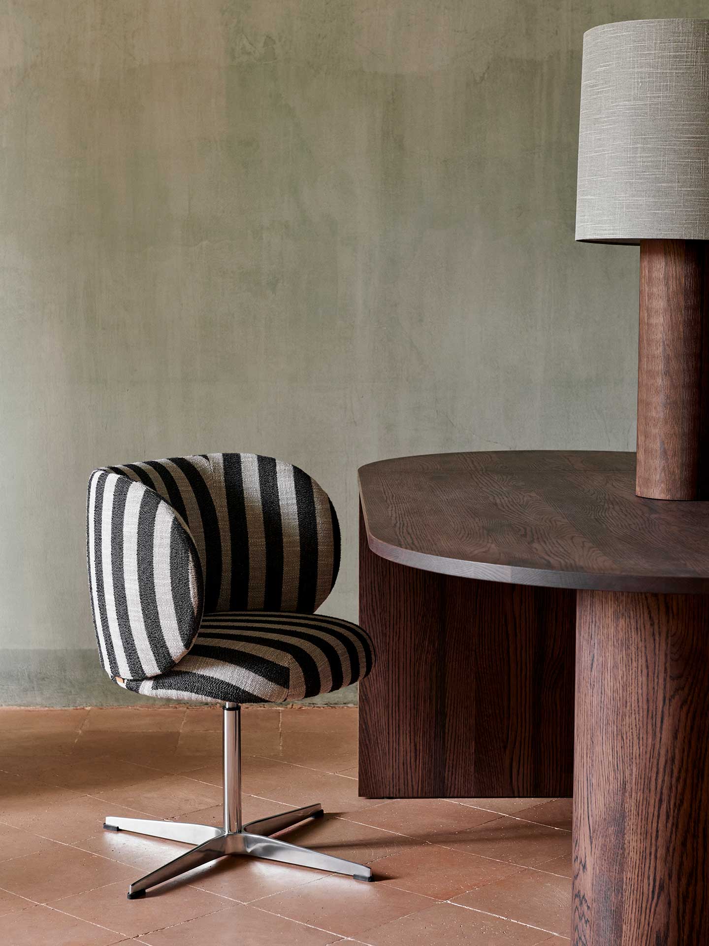 Rico Dining Chair - Swivel - Louisiana - Sand/Black - UK - Image 2