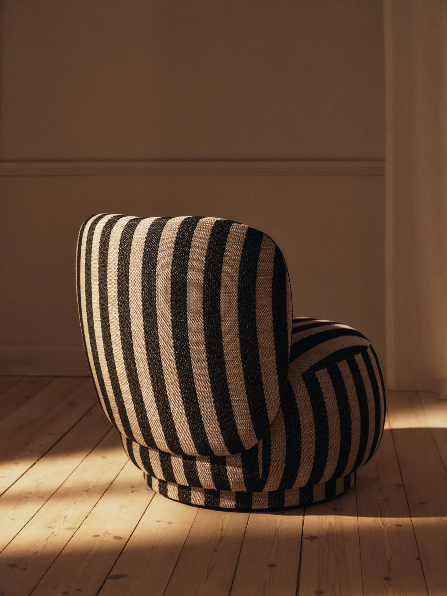 Rico Piccolo Lounge Chair - Louisiana - Sand/Black - UK - Image 2