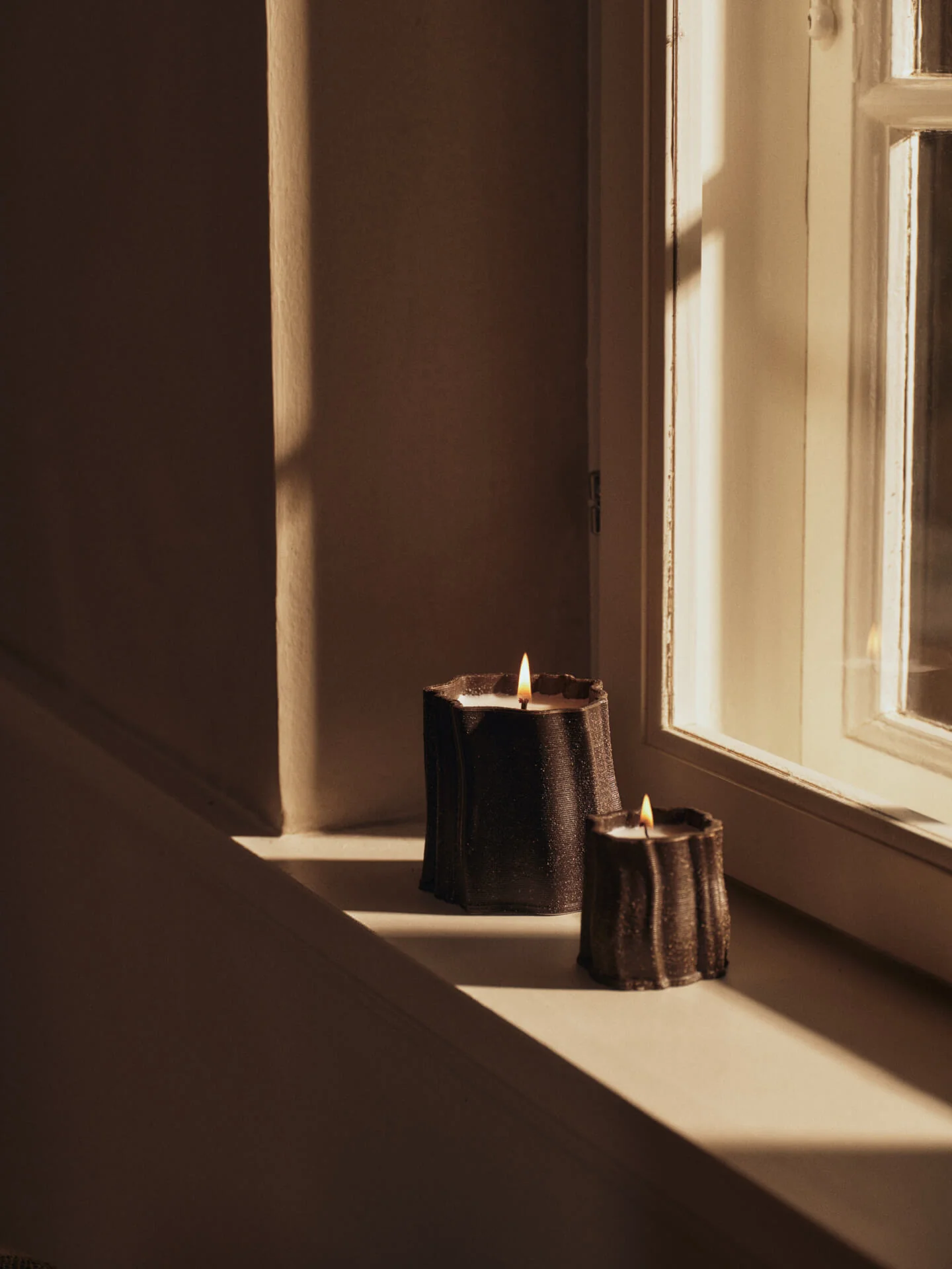 Rylith Scented Candle - Dark Brown - Image 2