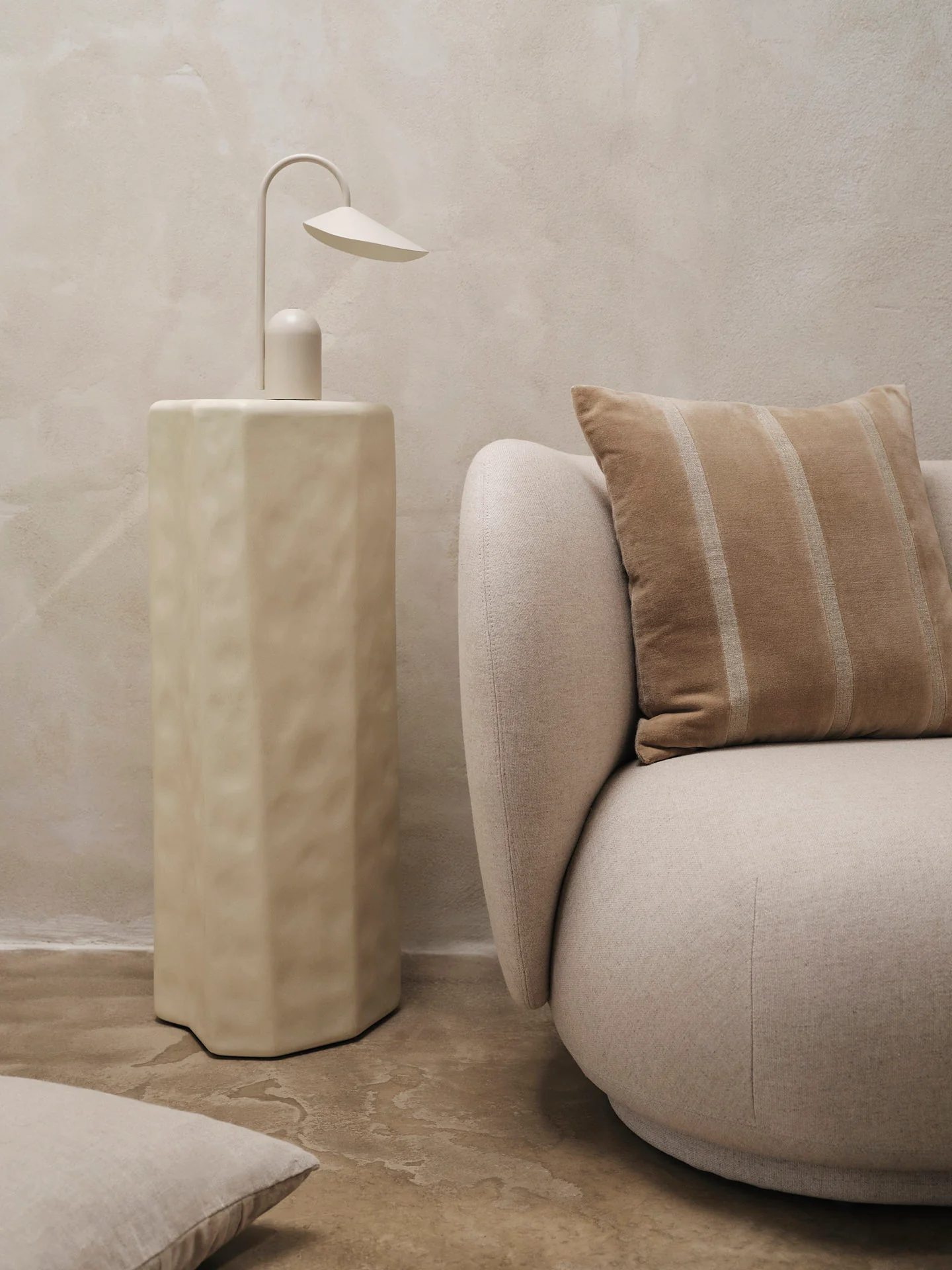 Senti Stripe Cushion - Dark Sand/Linen - Image 4