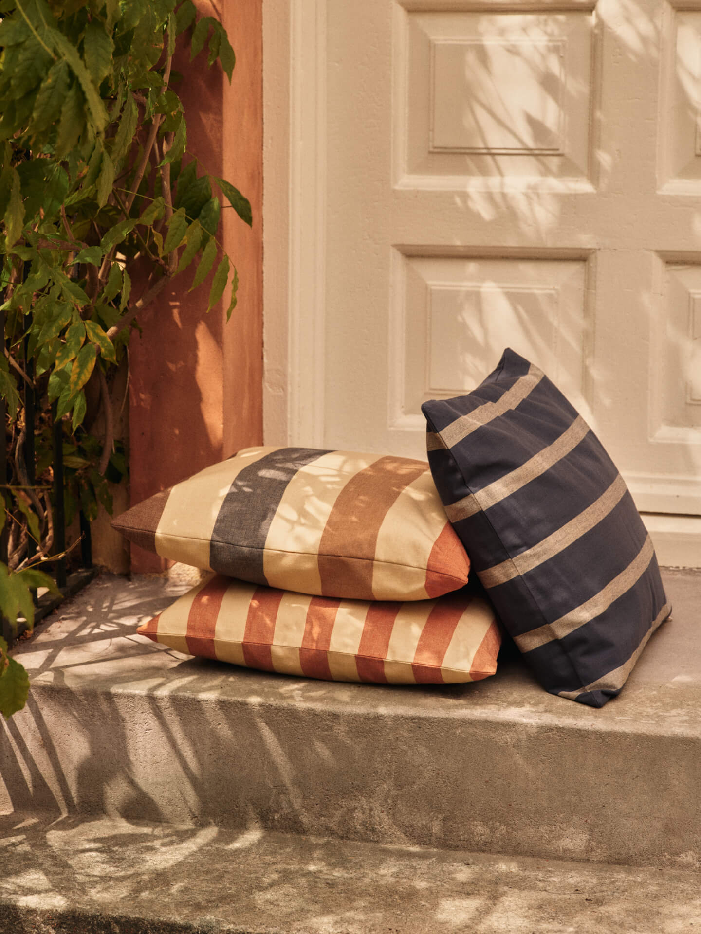 Strand Outdoor Cushion - Cashmere/Mocha/Indigo Blue - Image 2