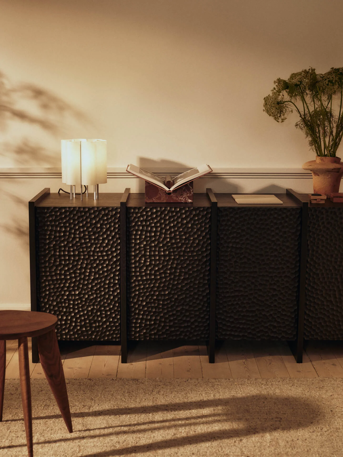 Tvara Book Stand - Rosso Levanto - Image 3