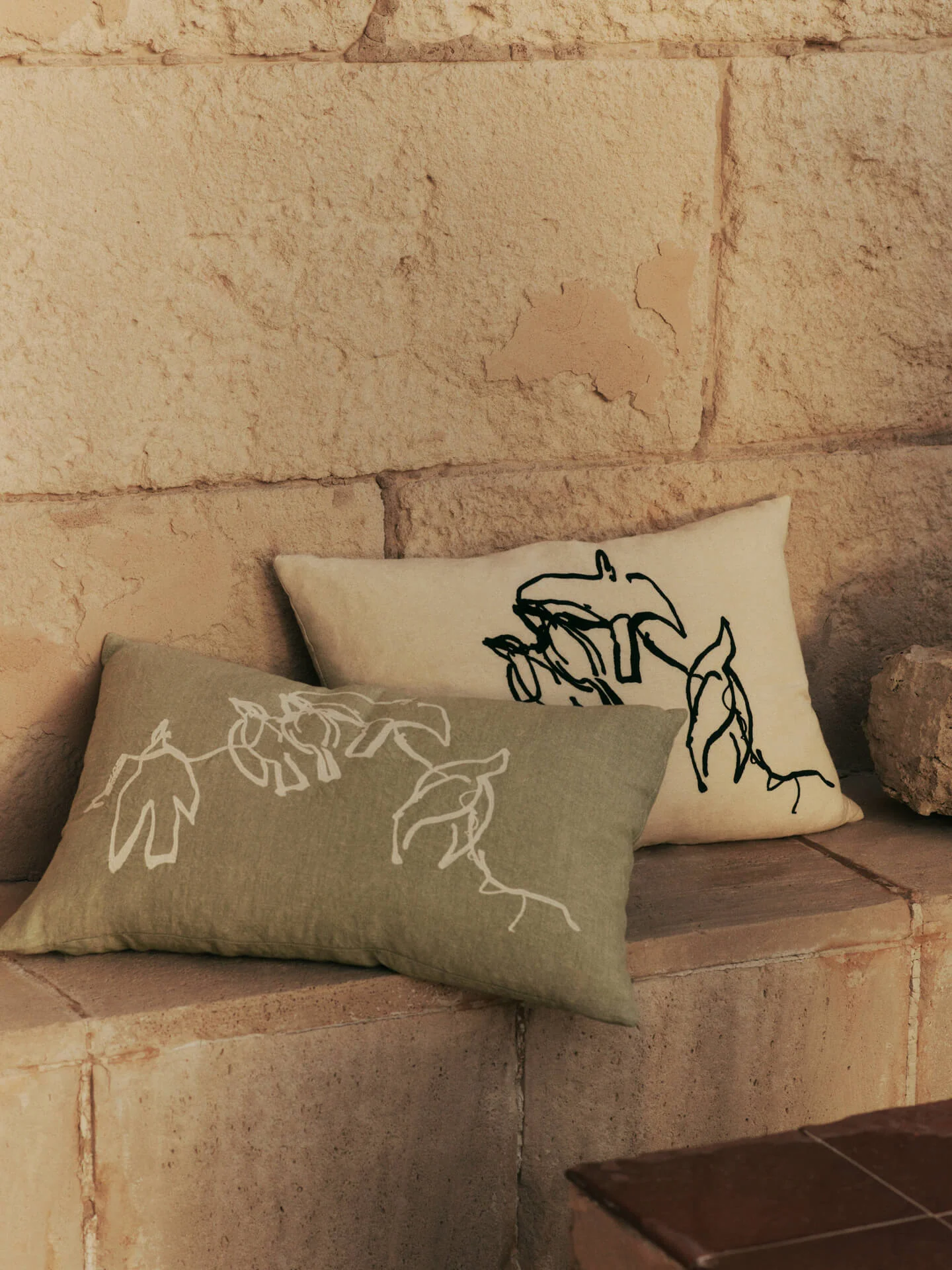 Vuelo Cushion - Natural - Image 3