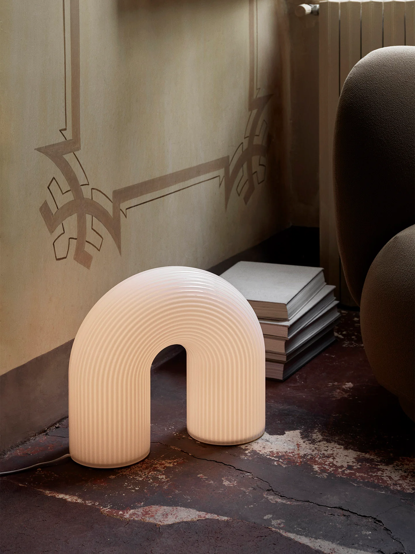 Vuelta Floor Lamp - White - Image 2